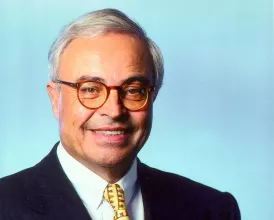 Dr. Rolf E. Breuer
